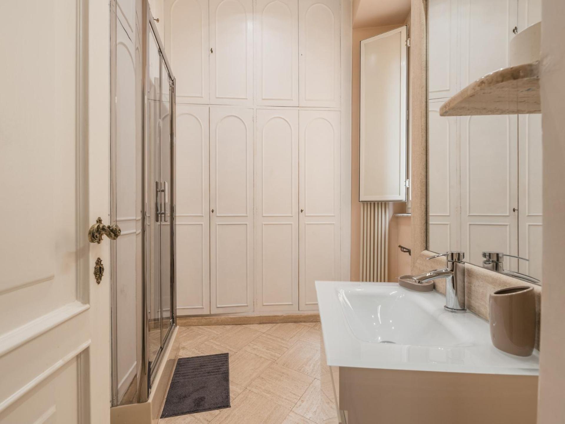Appartement The Rent - Splendid Three-bedroom Near The Trevi Fountain *