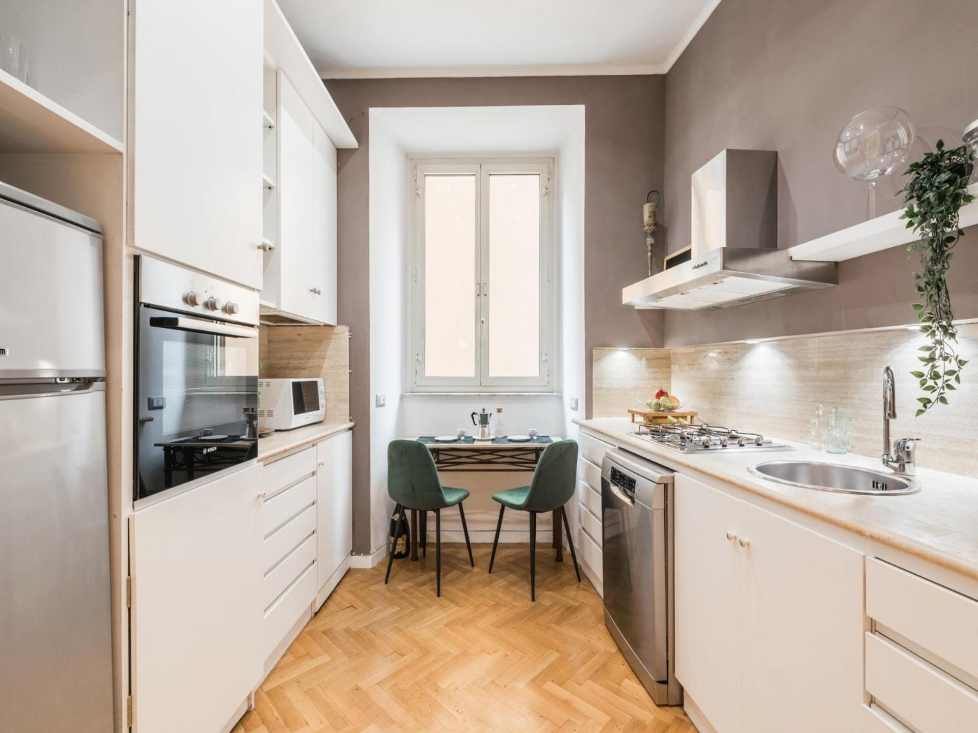 The Rent - Splendid Three-bedroom Near The Trevi Fountain Appartement